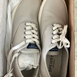 Sperry Top-sider women’s size 8 NEW